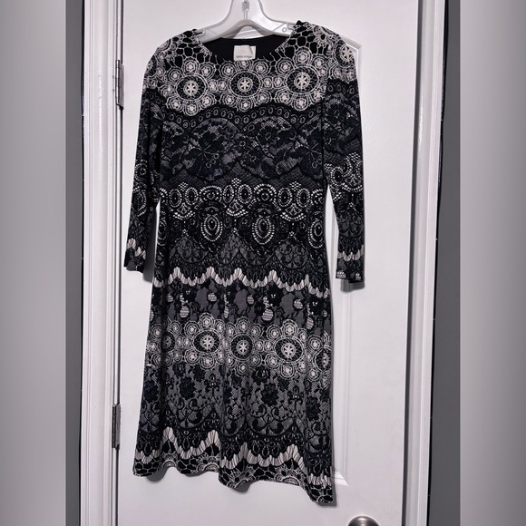 Donna Morgan Dresses & Skirts - Donna Morgan Black and White Long Sleeve Patterned Dress Size 2